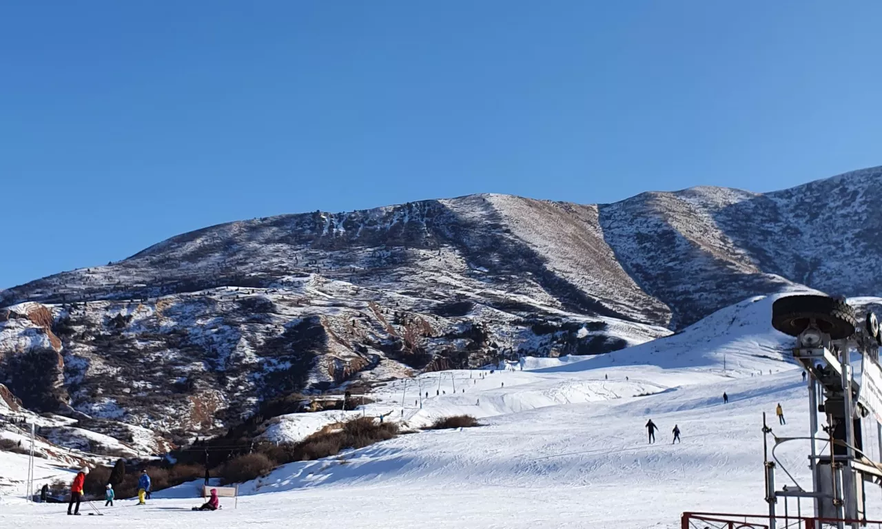 
            Ски Татыр лыжная школа
      